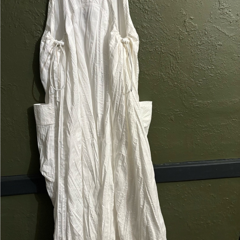 Urban Outfitters Crinkle White Sleeveless Dress - Picture 12 of 15